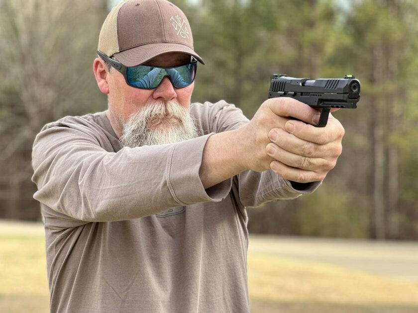 Kyle Lamb shooting the Sig p322