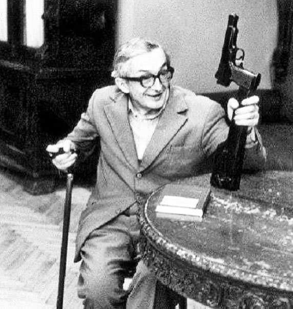 Igor Stechkin with an APS select-fire pistol. 