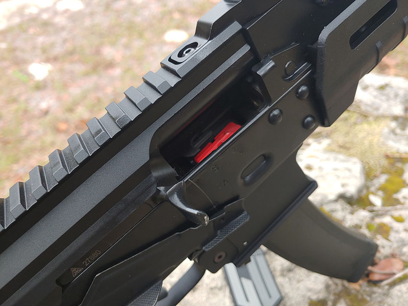 AK-V ejection port and charging handle. 